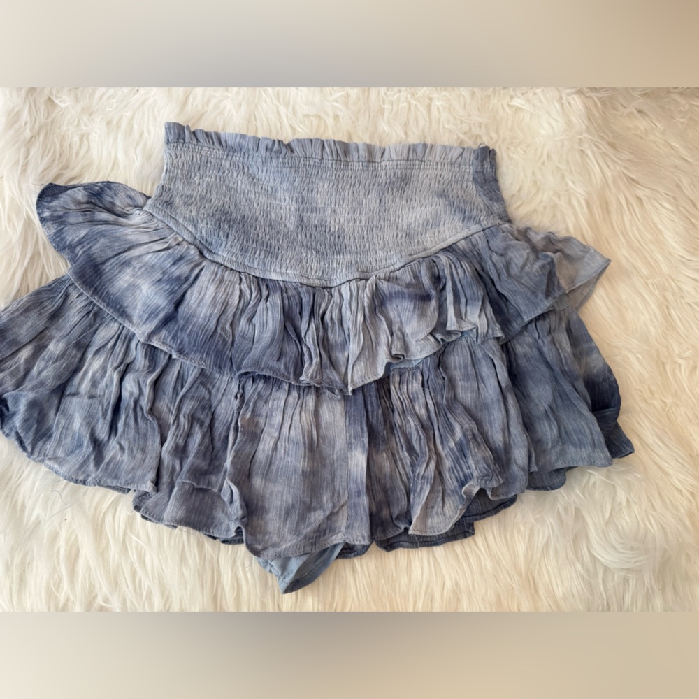 Style Vine layered ruffle skort size,light blue/ white washed look elastic waist